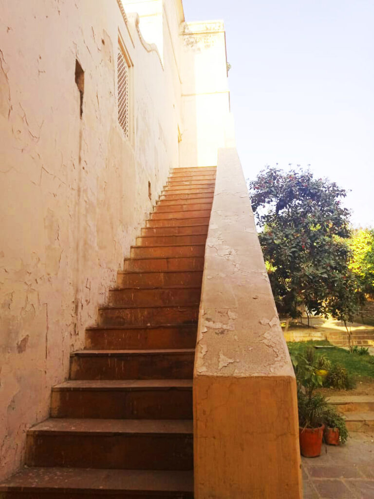 raja-nahar-singh-palace-steps ballabhgarh mahal