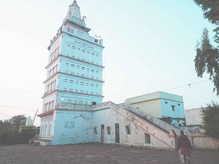 Badera temple katni