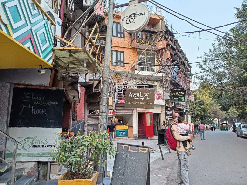 hauz-khas-village-market delhi fort of hauz khas