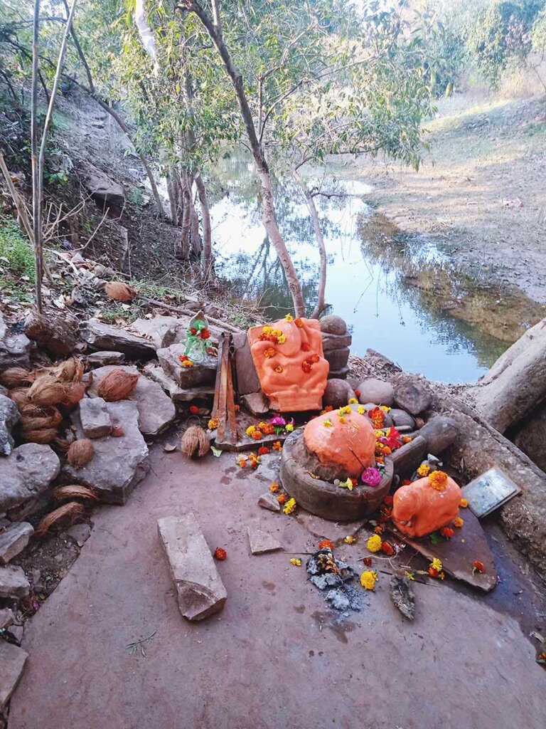 bandar-chuha-ganesh-pratima-bahoriband