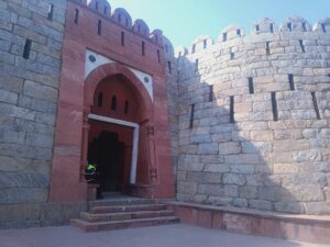 tughlakabad entry gate