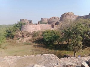 ancient fort tughlakabad delhi