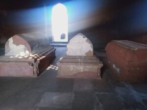 tughlakabad tomb delhi