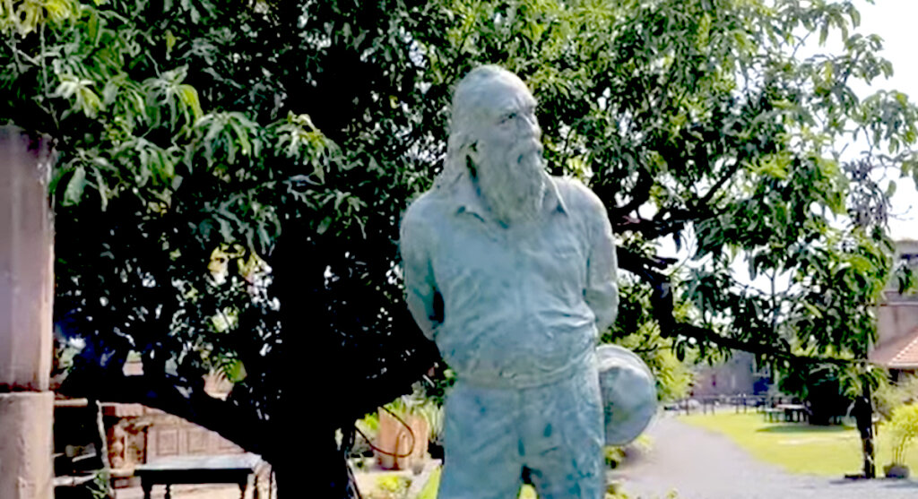 art-ichol-maihar-satna-view stone and cement sculpture