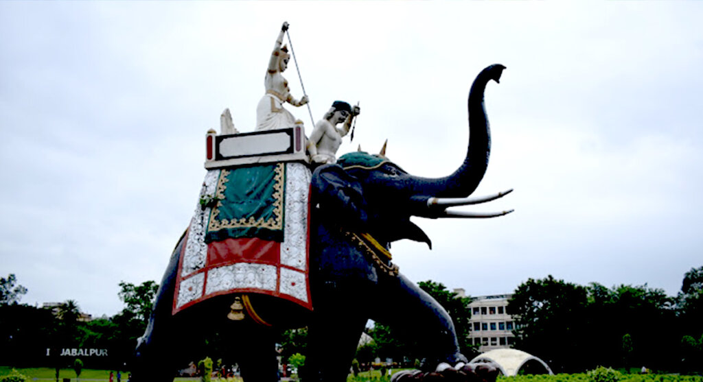 jabalpur-garden-bhawartal rani durgavati idol jabalpur
