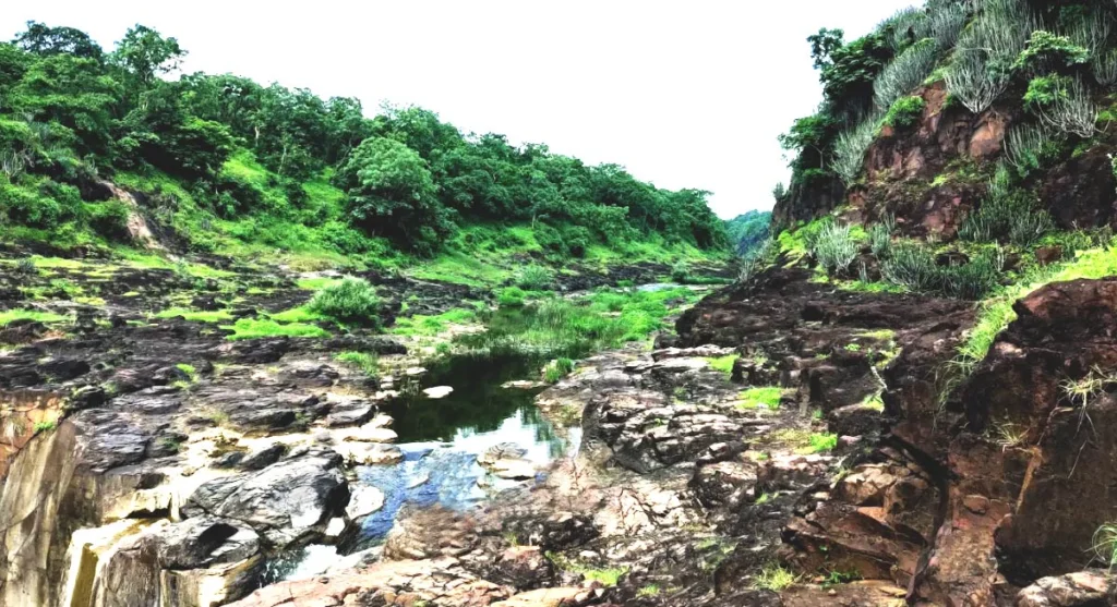 indore-ka-bamniya-kund-jharna Bamniya Kund
