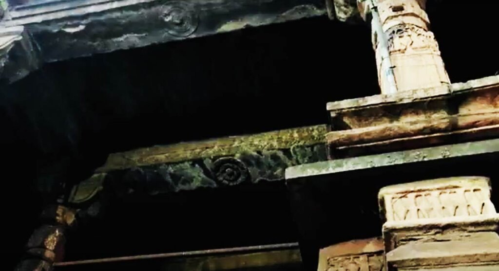 chaubis-khamba-temple-ujjain