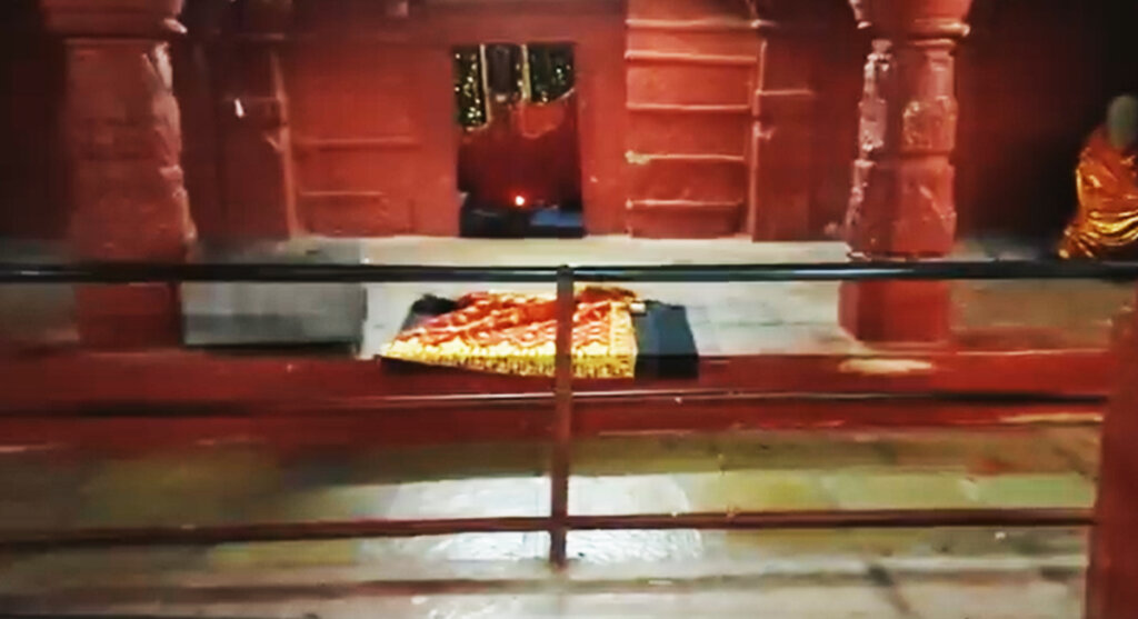 inner view of bhartrihari gufa ujjain