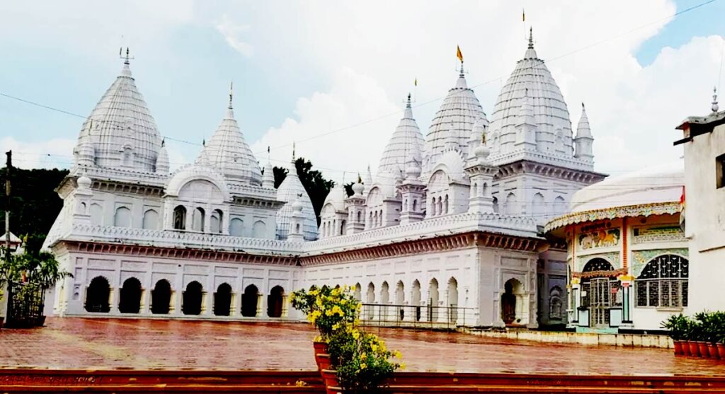 damoh kundalpur mandir