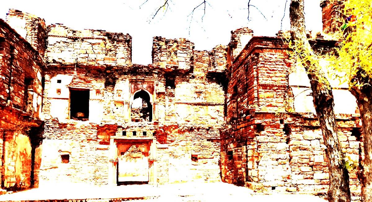 damoh ka singorgarh fort