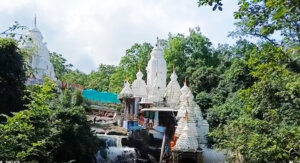 जतमई माता मंदिर, गरियाबंद — प्रकृति की गोद में बसाया देवी माँ का अद्भुत धाम (Jatmai Mata Mandir, Gariaband — The Divine Abode Nestled in Nature’s Lap)