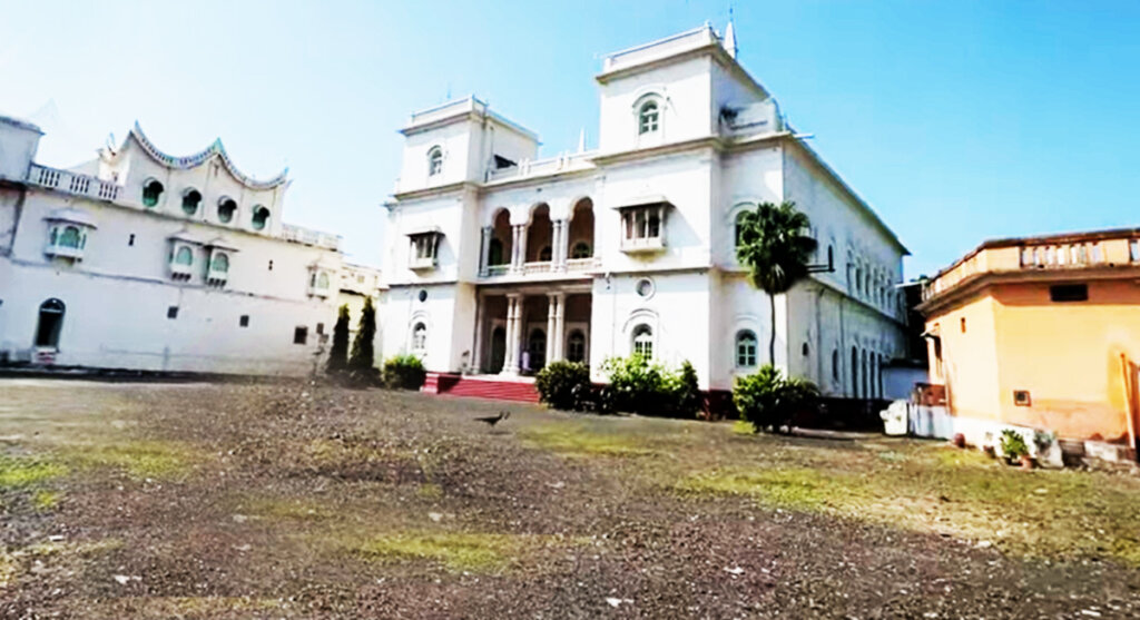 maharaja ratan singh palace in cactus garden ratlam