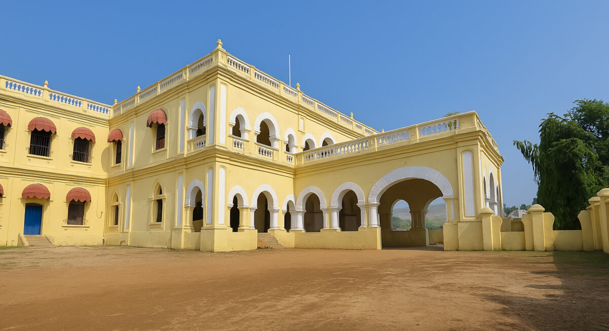 rajmahal jagdalpur chhattishgarh