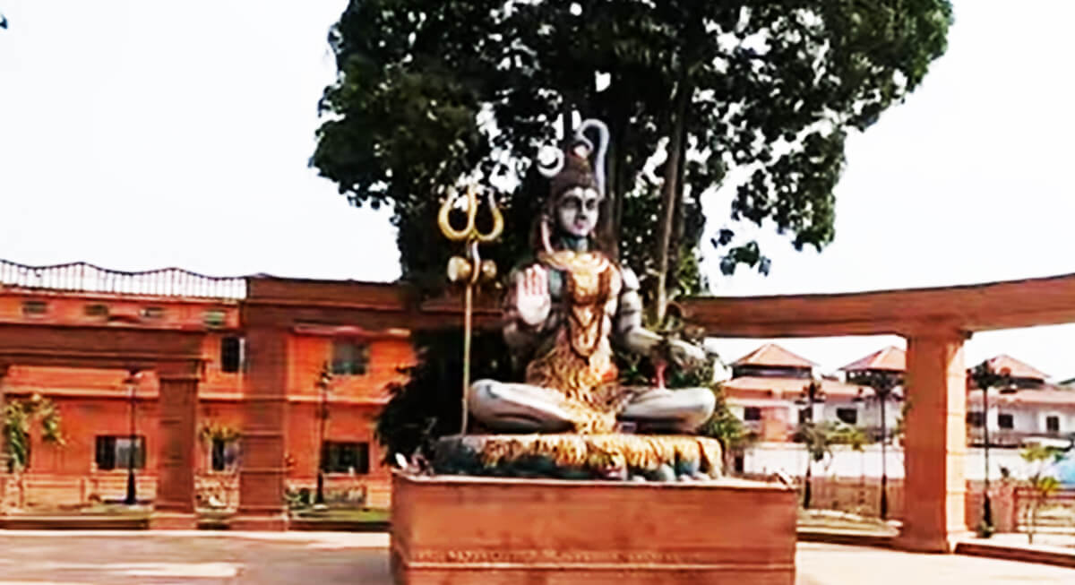 shiva-staute atdanteshwari mandir dantewara