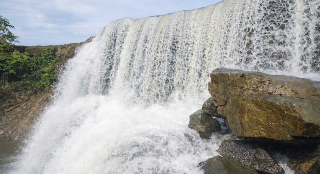 waterfall ghoghara narsighpur