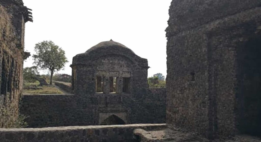 begum mehal mandla