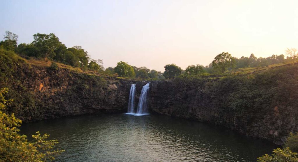 kikar kund waterfall mehandwani