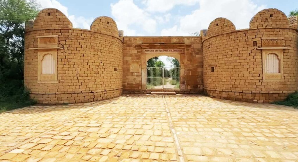 kuldhara gaon cactus park