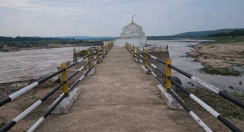 mandla sahastradhara ghat mandir