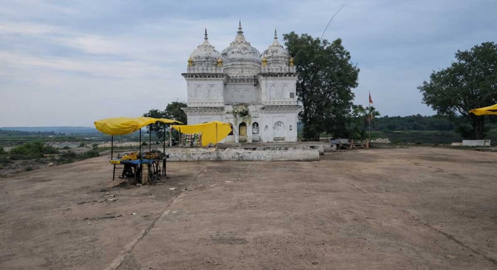 mandla temple sahastradhara