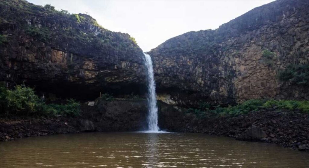 nevsa waterfall dindori india