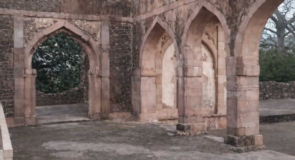 baz bahadur palace mandu dhar