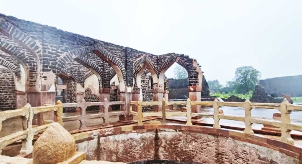 champa baoli mandu