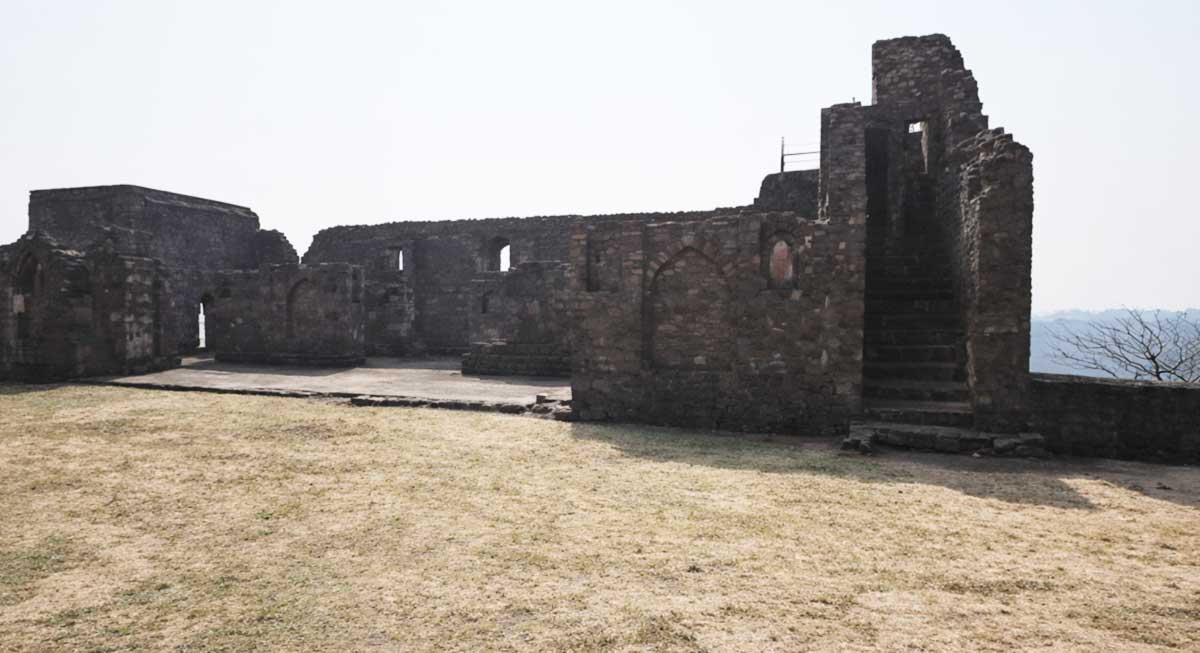 chisti khan mahal mandu dhar mp