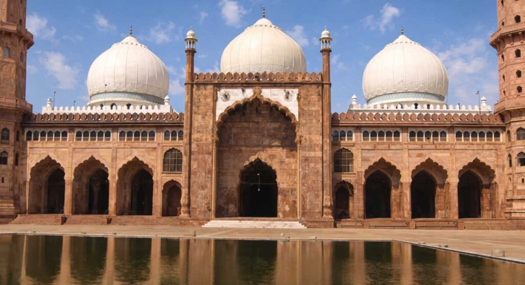 darul uloom taj ul masajid bhopal india