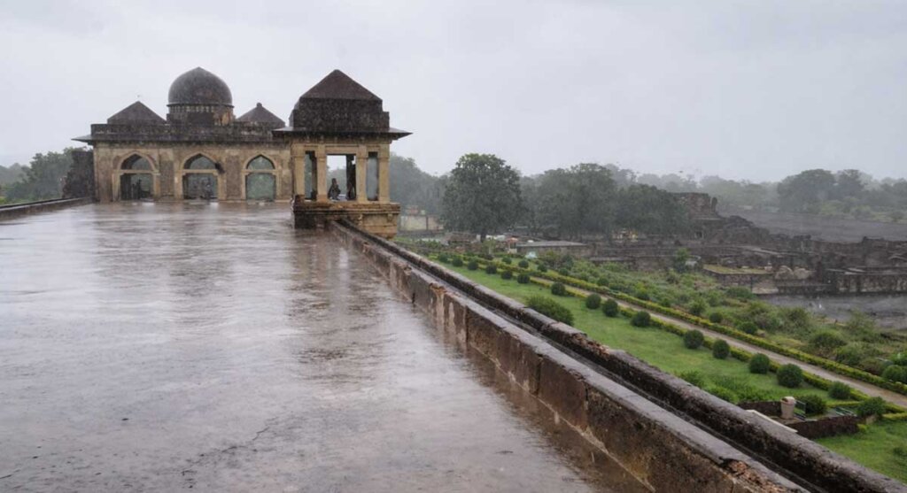 dhar jahaz mahal mandu