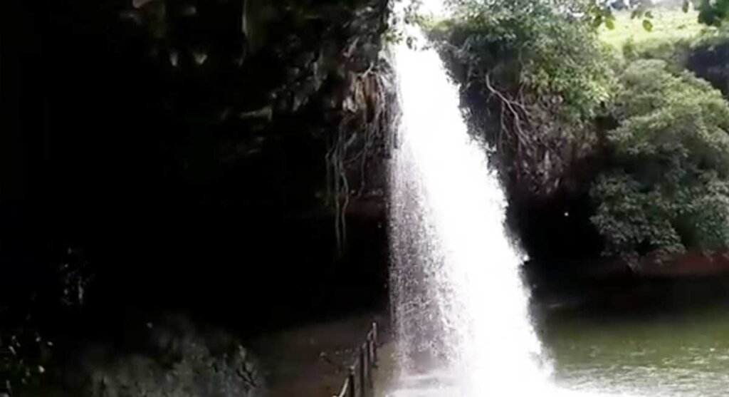ganga mahadev waterfall dhar madhya pradesh
