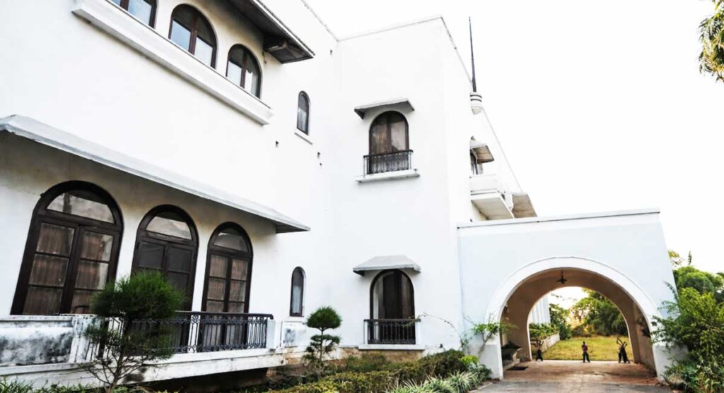 jhira bagh palace dhar