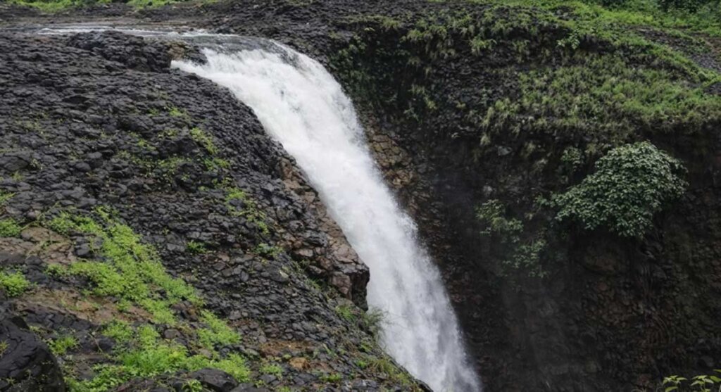 jogi bhadak waterfall dhar