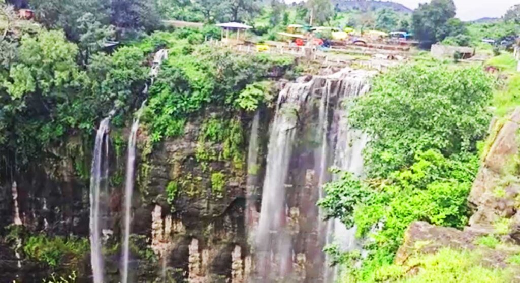 kakda kho waterfall dhar india