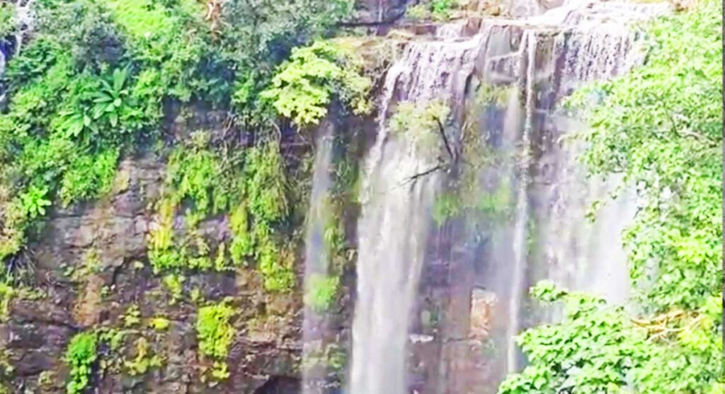 kakda kho waterfall dhar madhya pradesh