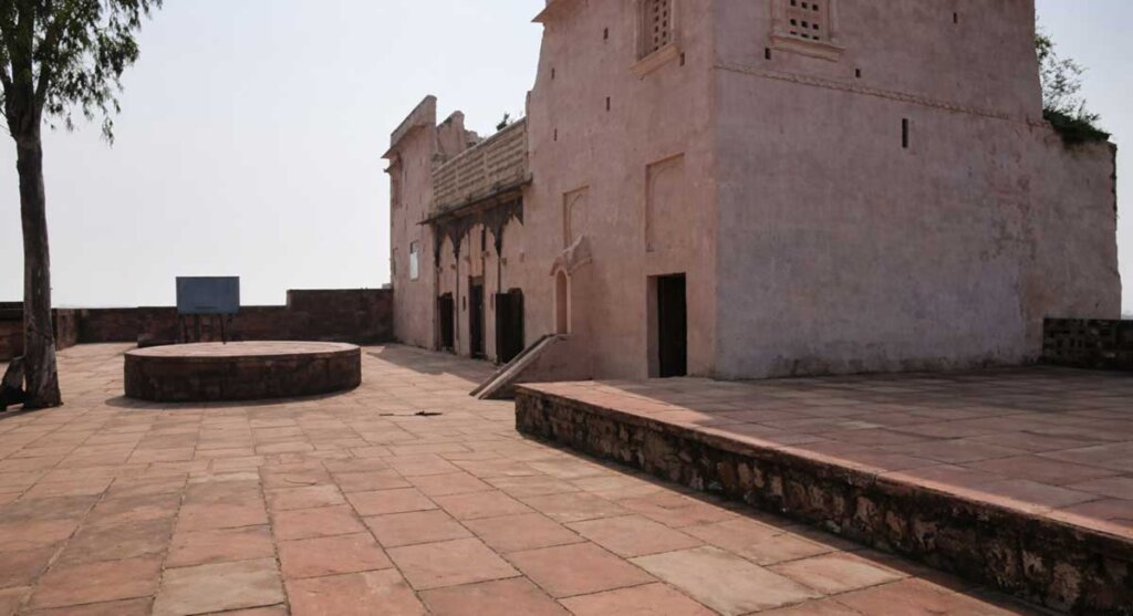 kharbuja mahal dhar