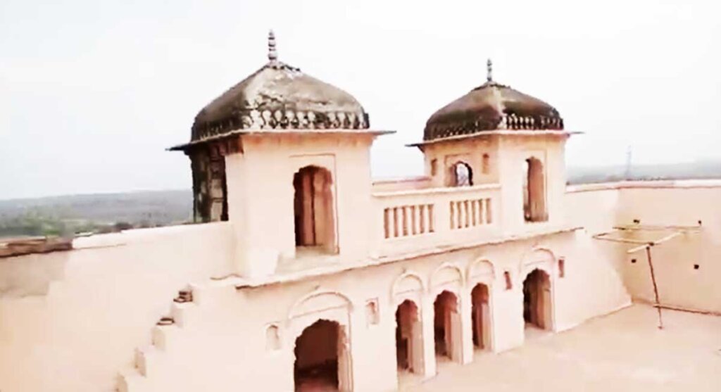 kharbuja mahal dhar mp