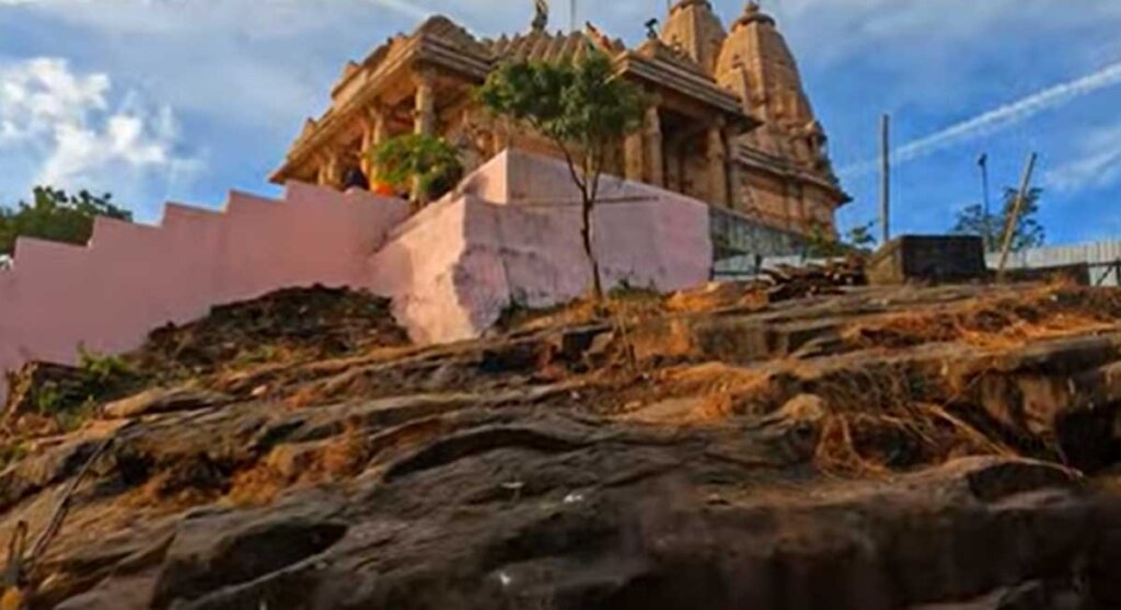manuabhan tekri jain temple bhopal mp india