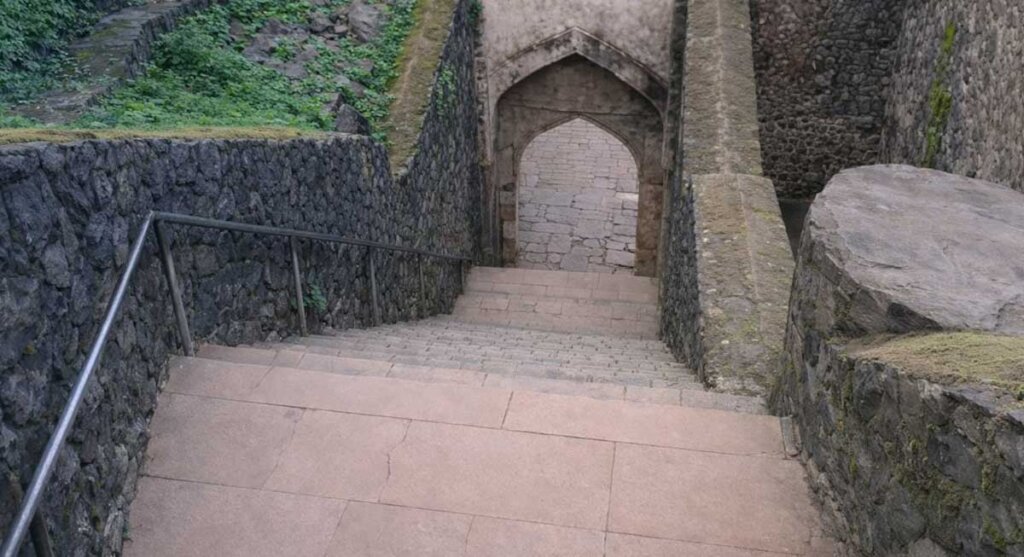 nilkanth mahal dhar madhya pradesh