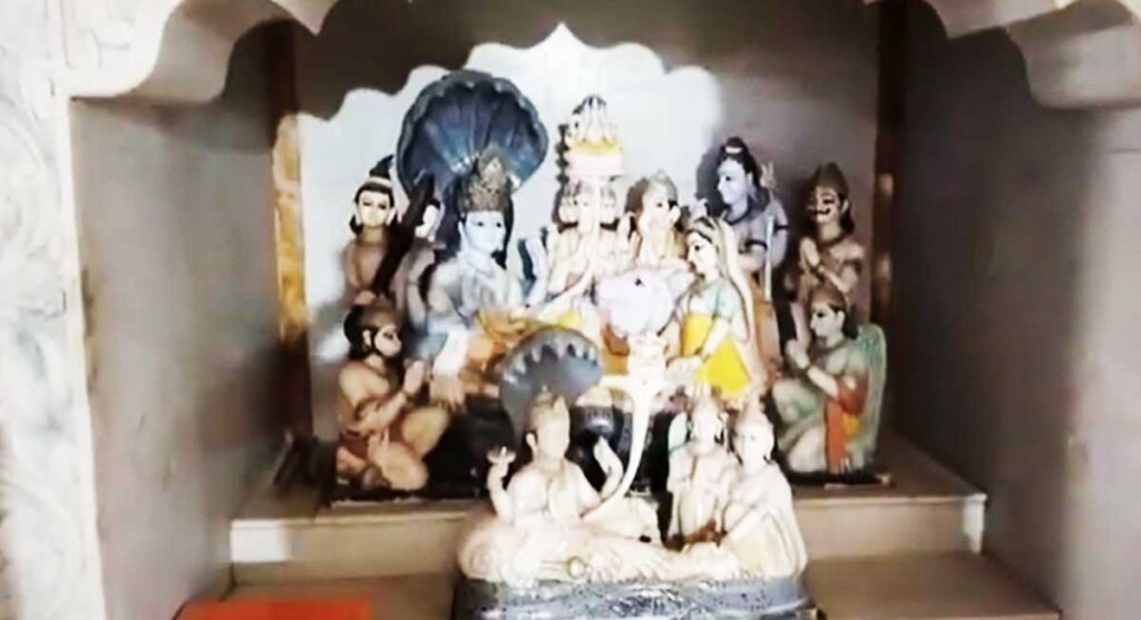 pipal khunta hanuman temple jhabua india