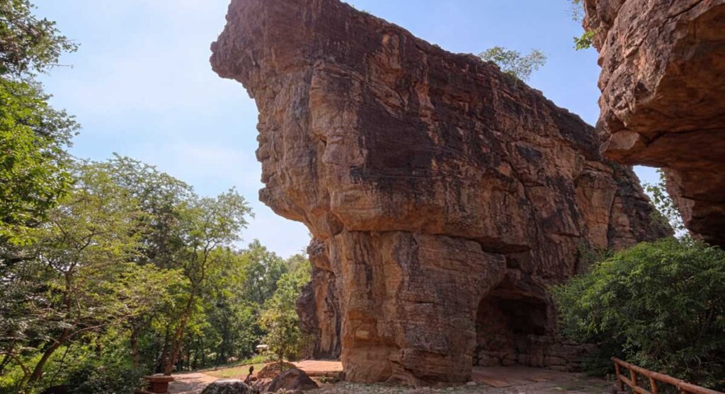 rock shelters of bhimbetka raisen