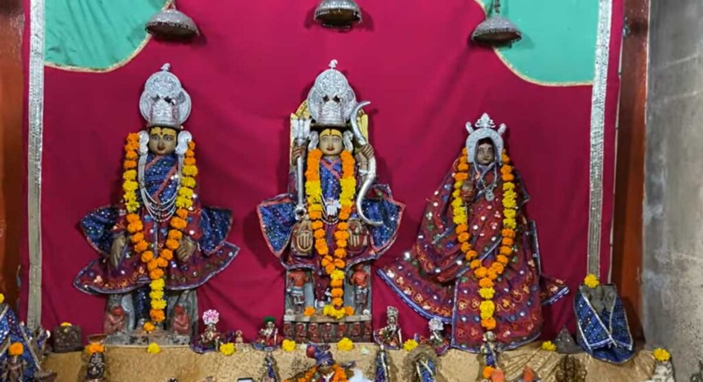 shri ram chaturbhuj mandir mandav mp