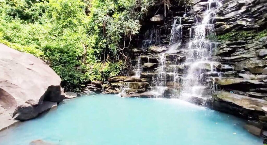 chhota pachmarhi waterfall bhopal