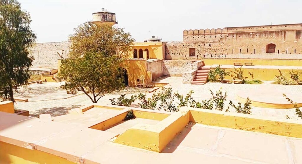 fatehgarh fort bhopal india