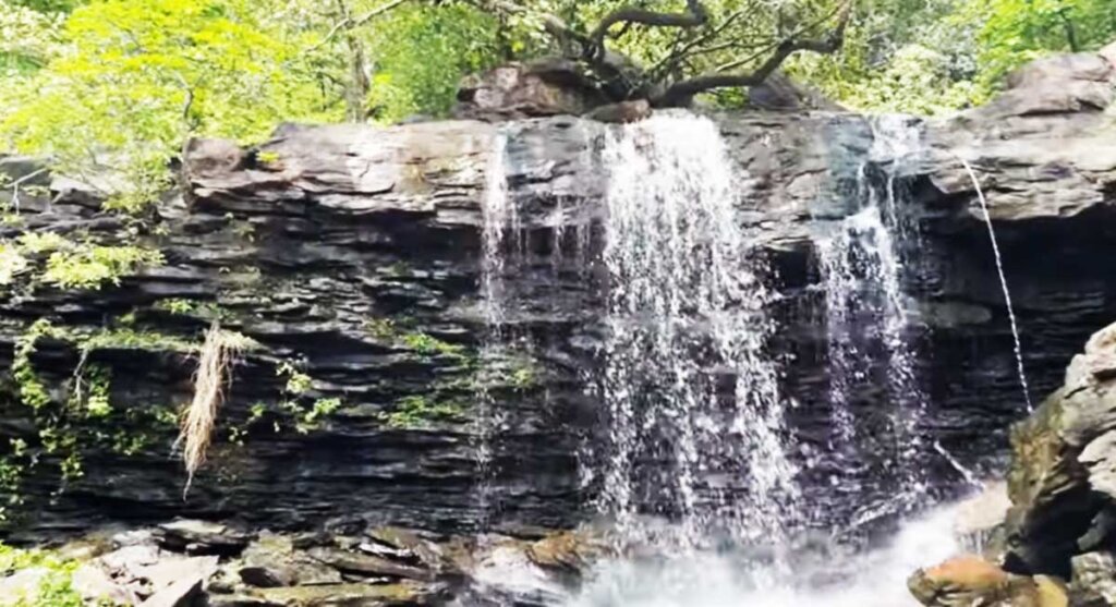 jhiri waterfall bhopal madhya pradesh