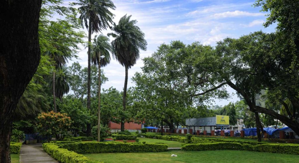 park of lower lake jahangirabad