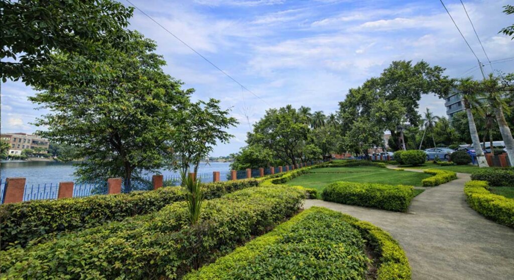 park of lower lake jahangirabad indian