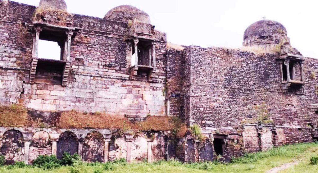 raisen fort india mp