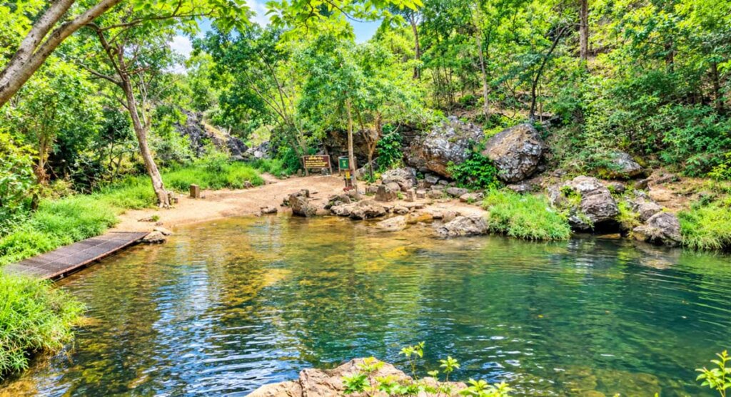 apsara vihar waterfall pachmarhi india