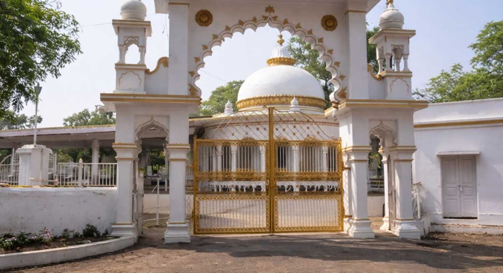 dargah sharif rajgarh india